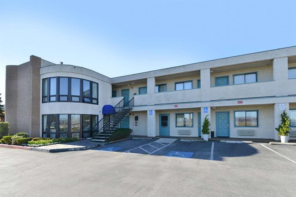 Good Living Inn Сан-Карлос Экстерьер фото