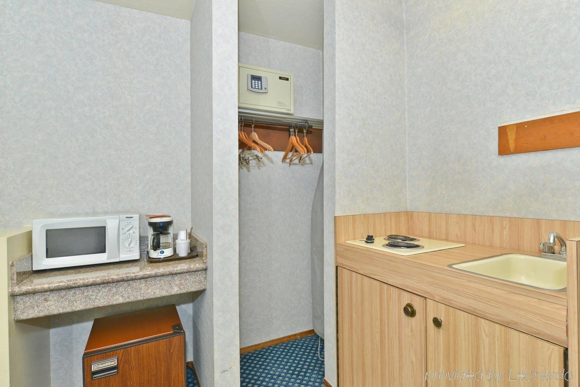 Good Living Inn Сан-Карлос Экстерьер фото